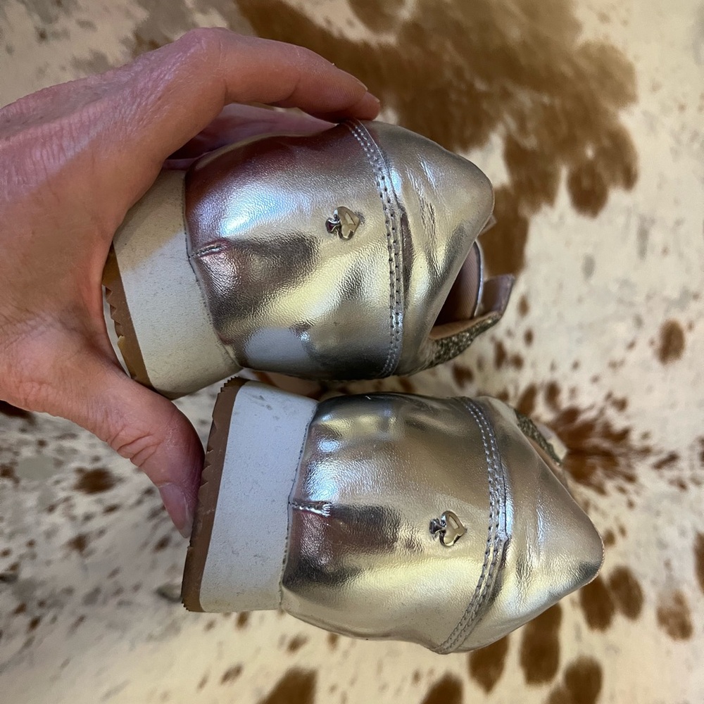 Kate Spade Felicia Silver Glitter Sneakers SZ 8 - Picture 3 of 5